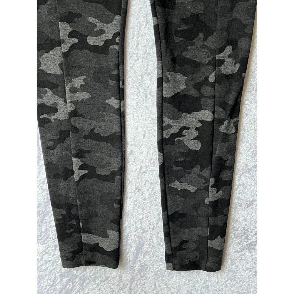 Cabi Black Grey Camo Legging Size Small Pockets Rayon Nylon Blend - Picture 7 of 10